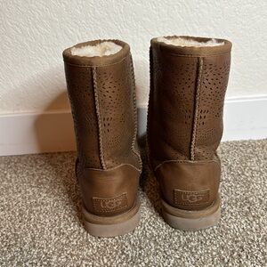 Brown Leather Design Uggs